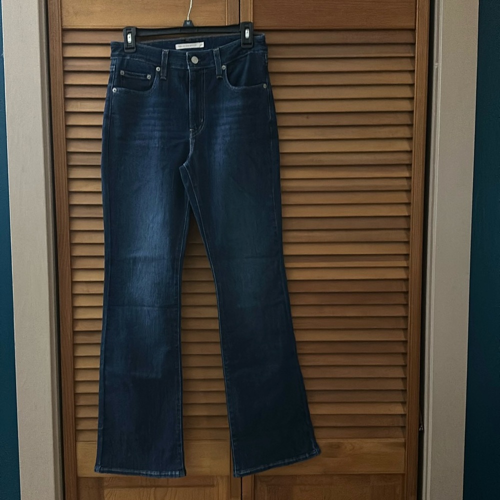 Levi Strauss & Co. 725 High Rise Bootcut Jean, Sz 29/8 US - Women’s